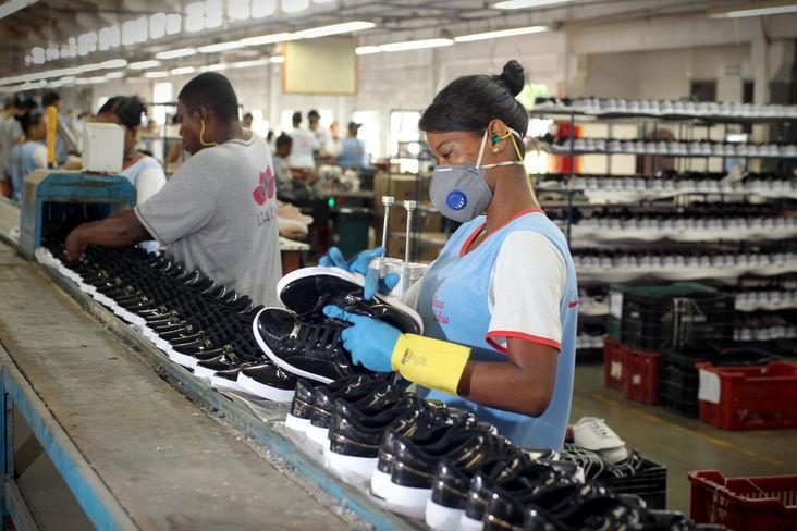 Exportação de insumos para calçados sobe 20%